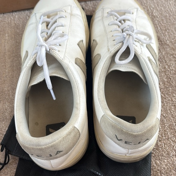 Veja Men's White and Gray Sneakers - Picture 2 of 6